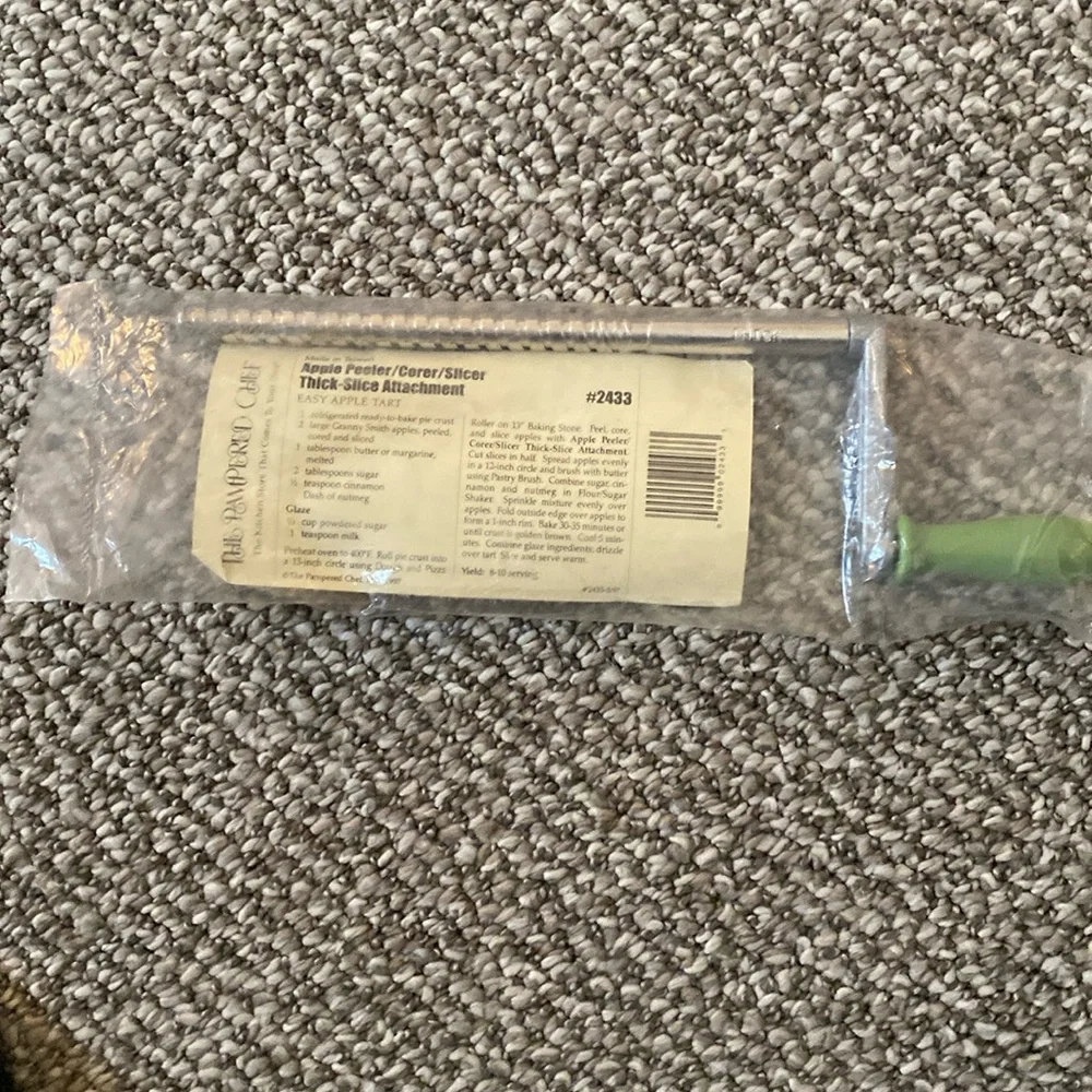 CLOSET CLEANOUT!! NEW!! Pampered Chef Apple/Peeler/Corer/Slicer Attachment #2433